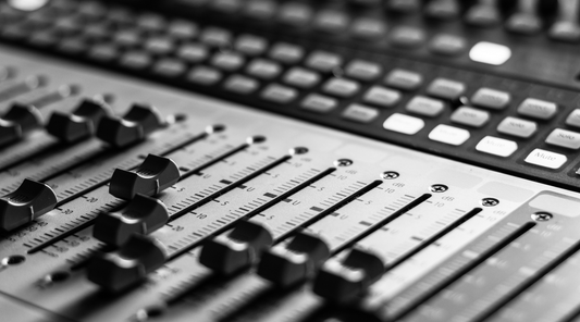 音響と音楽の演出術：ホークス映画を支える聴覚的魅力